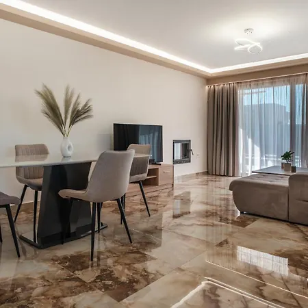 Diamond Villa *